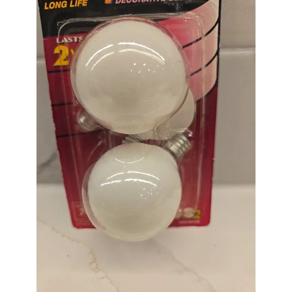 Philips‎ DuraMax 40w white decorative globe